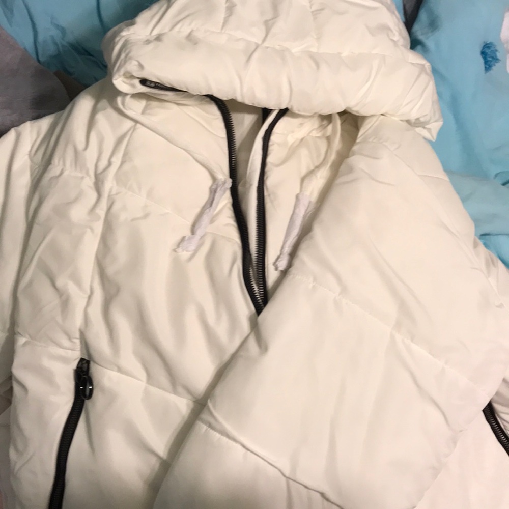 Zara Women’s Puffer Jacket